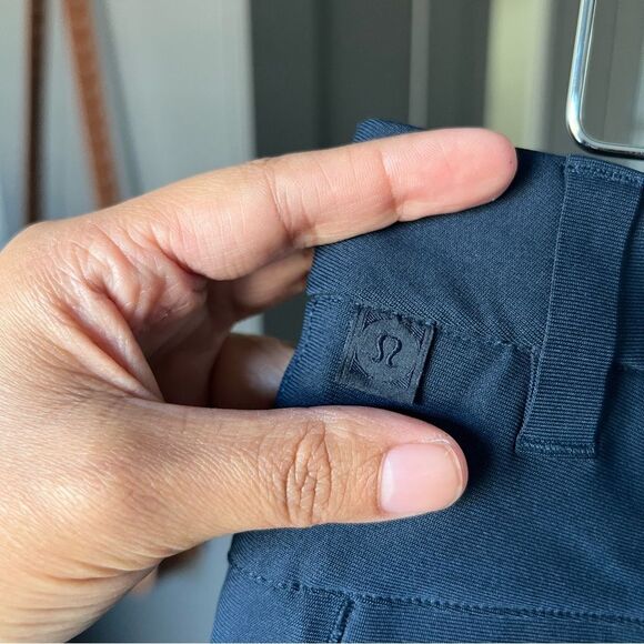 Mens Lululemon Navy Shorts Size 30 - Picture 3 of 4